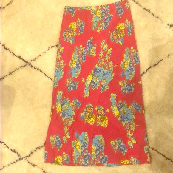 Urban Outfitters Red Floral Midi skirt - Picture 4 of 6